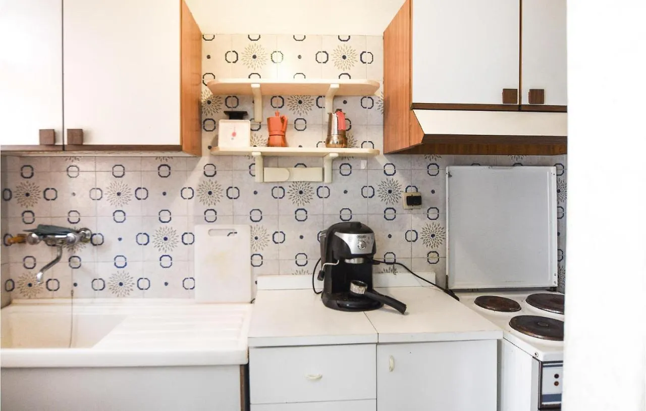 1 Bedroom Stunning Apartment In Follonica