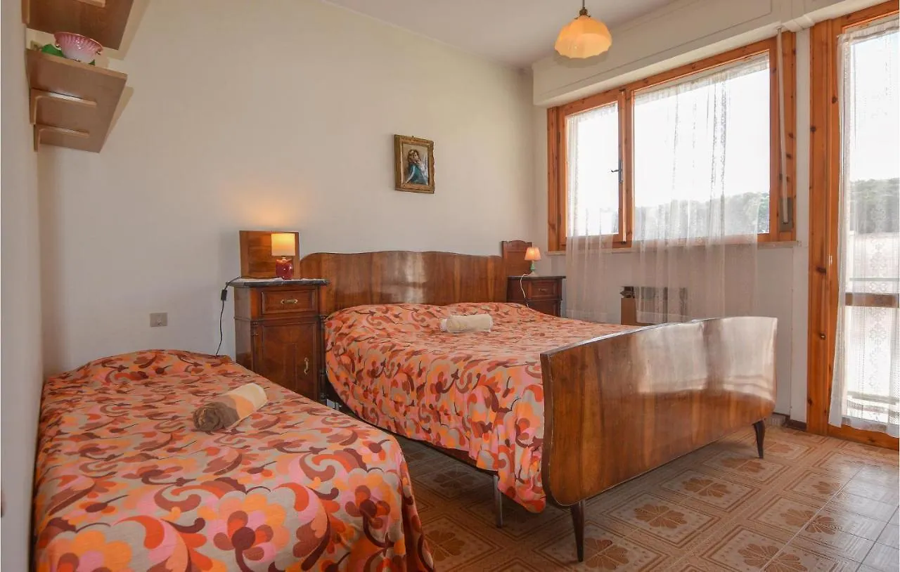 1 Bedroom Stunning Apartment In Follonica Italy
